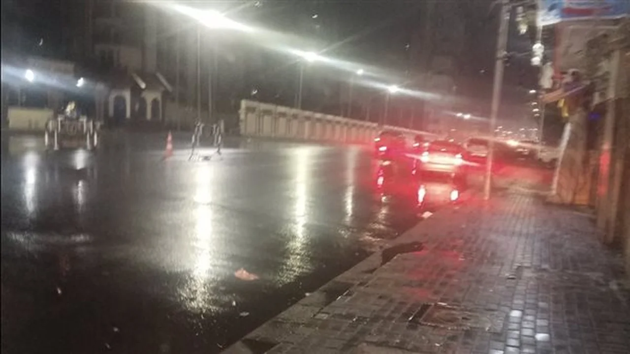أمطار رعدية وسيول تضرب مناطق في مصر وتحذيرات من طقس متقلب ورياح